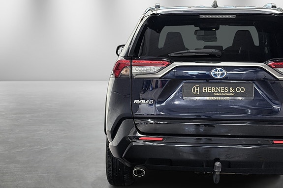 Toyota RAV4 8 of 30