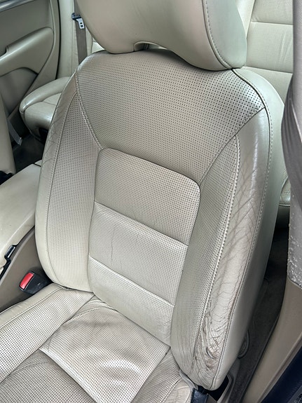 Volvo V70 11 of 16
