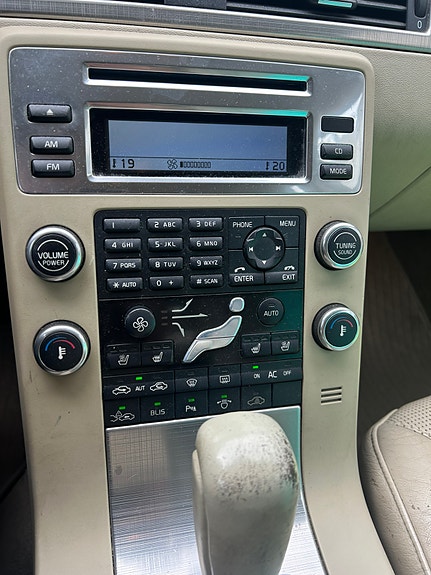 Volvo V70 14 of 16
