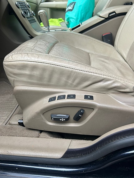 Volvo V70 10 of 16