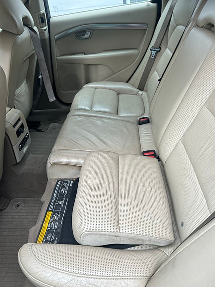 Volvo V70 9 of 16