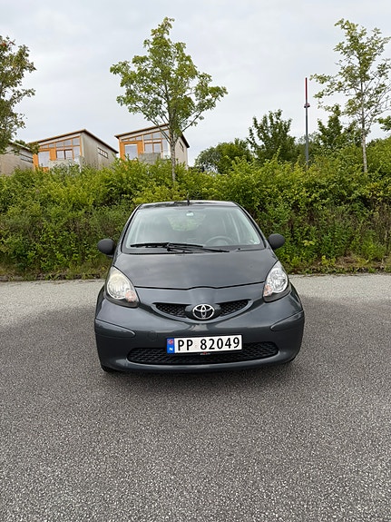 Toyota Aygo 11 of 13