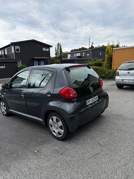 Toyota Aygo 3 of 13