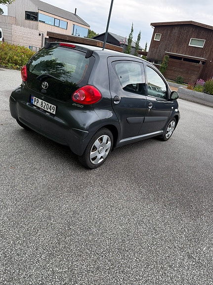 Toyota Aygo 5 of 13