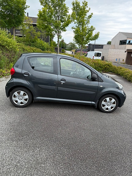 Toyota Aygo 6 of 13