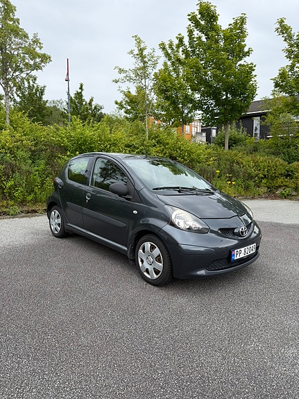 Toyota Aygo 7 of 13
