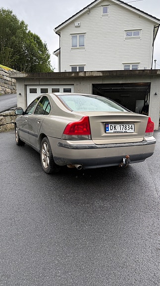 Volvo S60 3 of 11