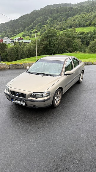 Volvo S60 5 of 11