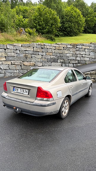 Volvo S60 2 of 11