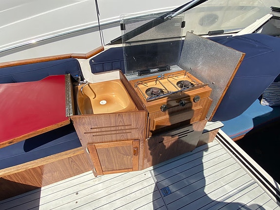 Draco 23 suncab. Ny motor og drev til 2015 sesongen. 12 of 17