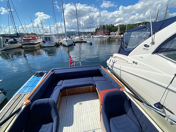 Draco 23 suncab. Ny motor og drev til 2015 sesongen. 17 of 17