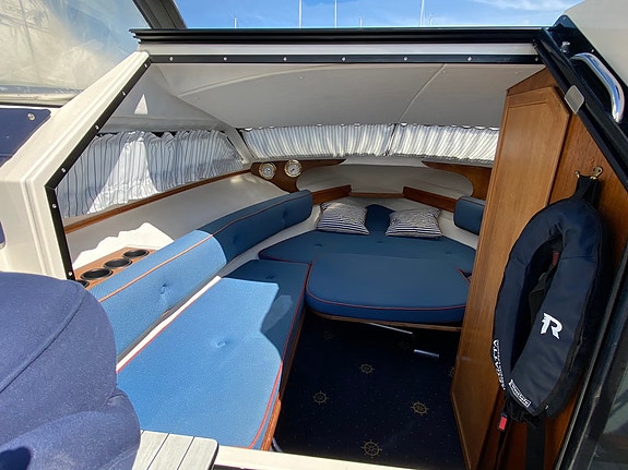 Draco 23 suncab. Ny motor og drev til 2015 sesongen. 9 of 17