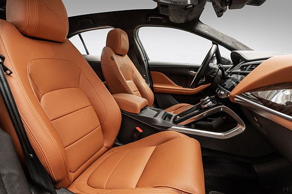 Jaguar I-PACE 30 of 30