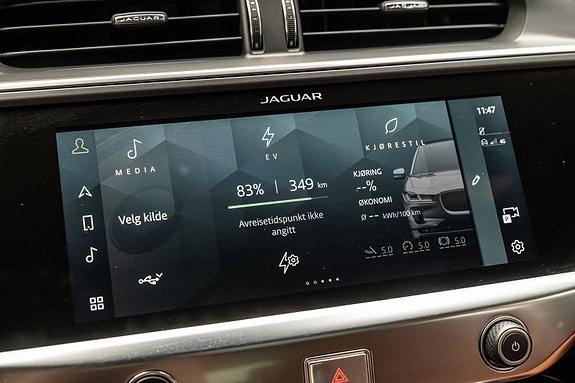 Jaguar I-PACE 24 of 30