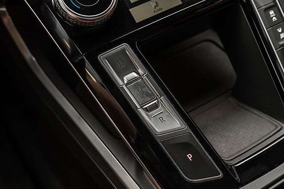 Jaguar I-PACE 13 of 30
