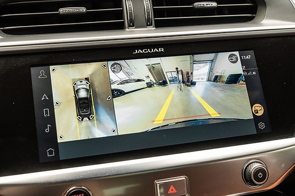 Jaguar I-PACE 26 of 30