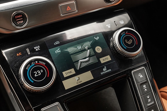 Jaguar I-PACE 15 of 30