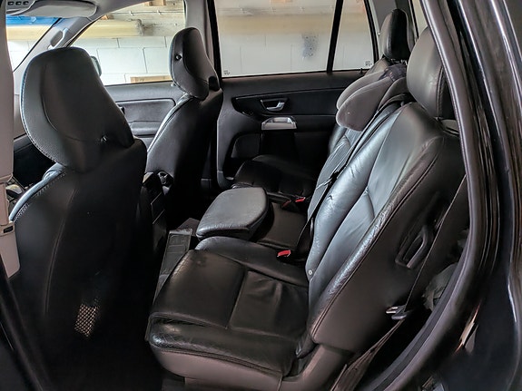 Volvo XC90 3 of 5
