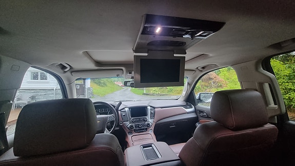 Chevrolet Suburban 7 of 18