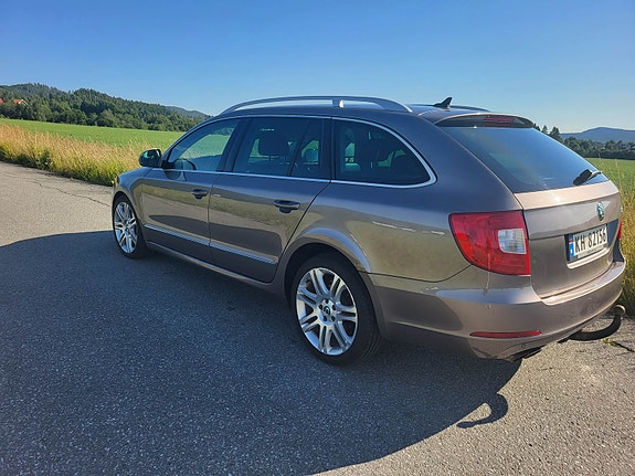 Skoda Superb 6 of 9