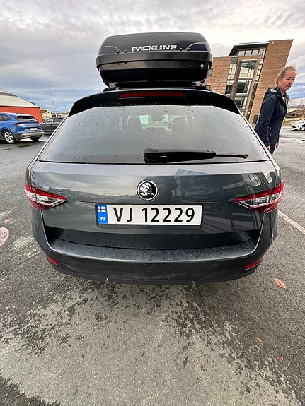 Skoda Superb 2 of 5