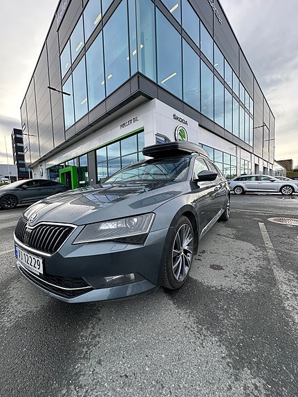 Skoda Superb 3 of 5