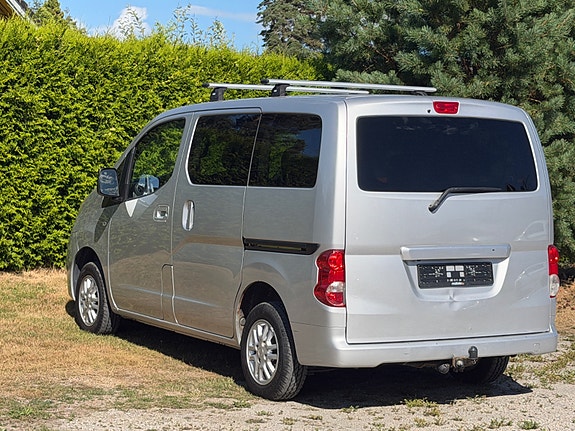 Nissan NV200 4 of 5