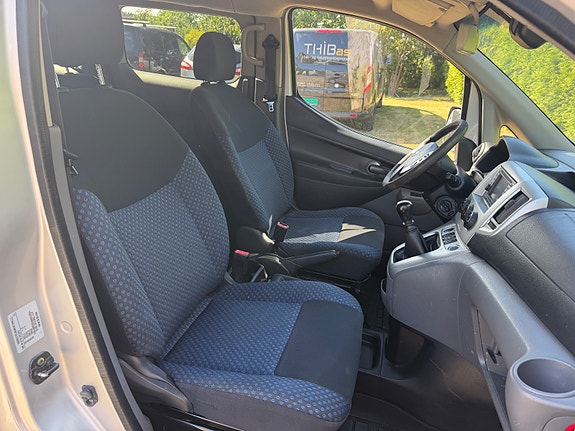 Nissan NV200 15 of 19