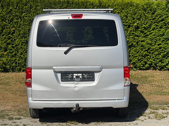 Nissan NV200 5 of 5