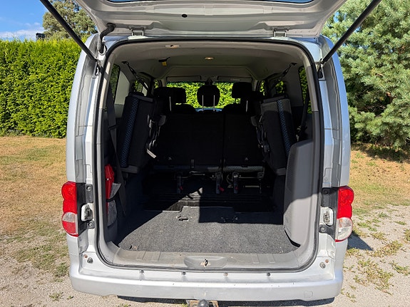 Nissan NV200 19 of 19