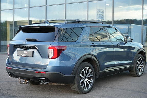 Ford Explorer 11 of 30