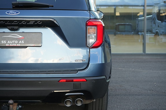 Ford Explorer 16 of 30
