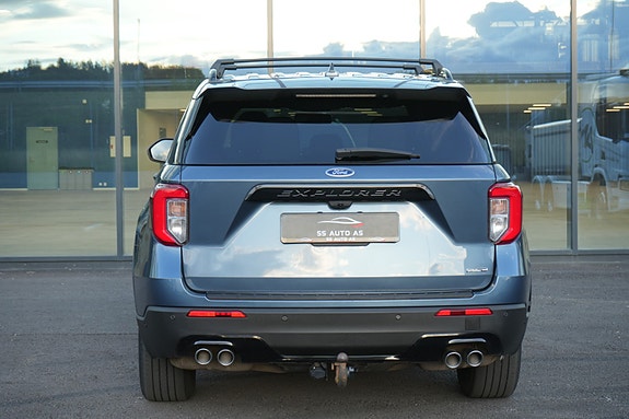 Ford Explorer 13 of 30