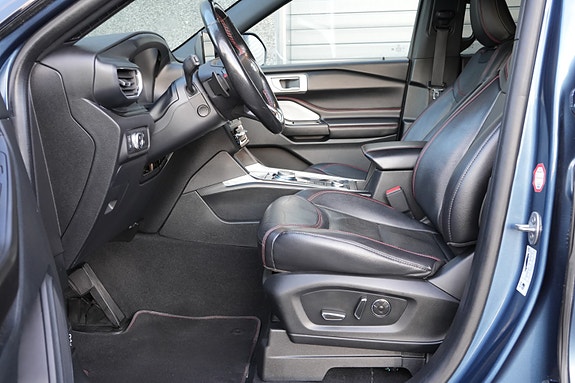 Ford Explorer 19 of 30