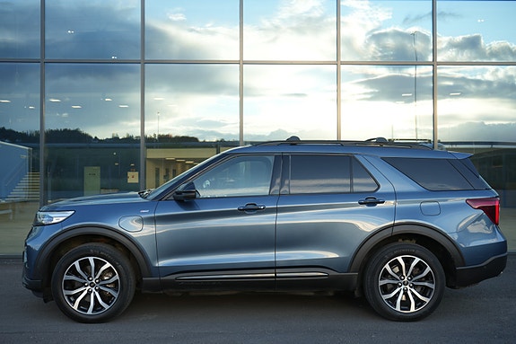 Ford Explorer 9 of 30