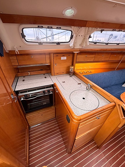 Bavaria 31 Cruiser 2008 | Velholdt | B&G | Autopilot | Dokumentert vedlikehold 17 of 30