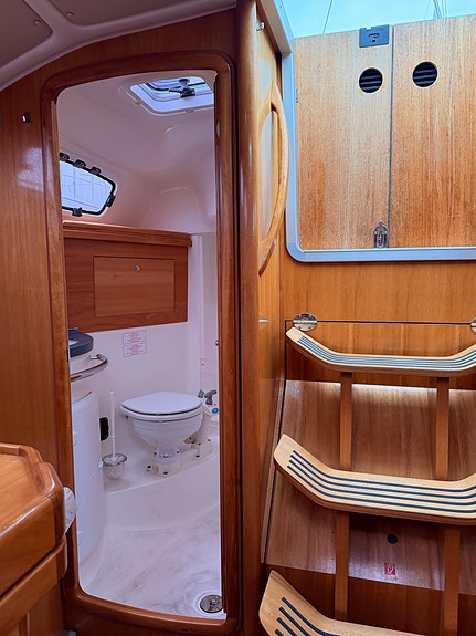 Bavaria 31 Cruiser 2008 | Velholdt | B&G | Autopilot | Dokumentert vedlikehold 25 of 30
