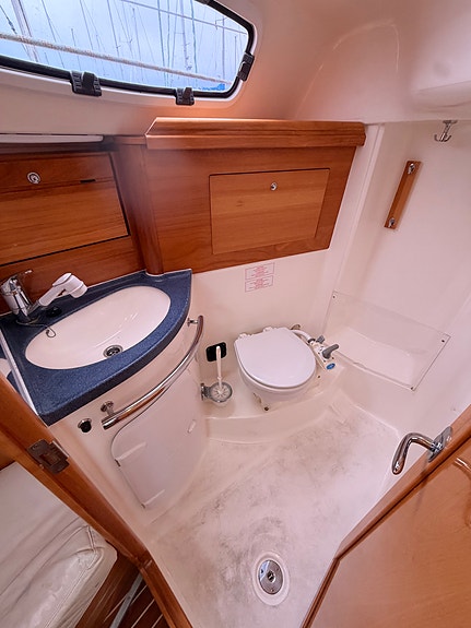 Bavaria 31 Cruiser 2008 | Velholdt | B&G | Autopilot | Dokumentert vedlikehold 26 of 30