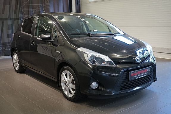 Toyota Yaris 11 of 30