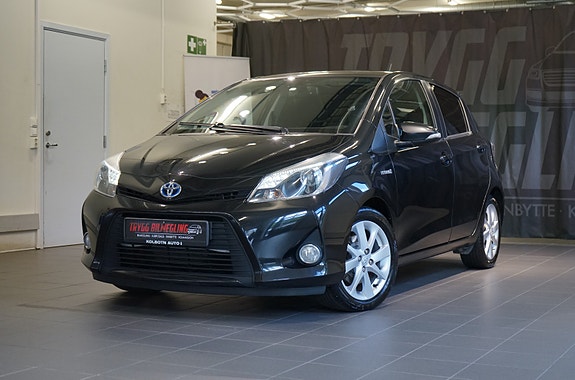 Toyota Yaris 2 of 30