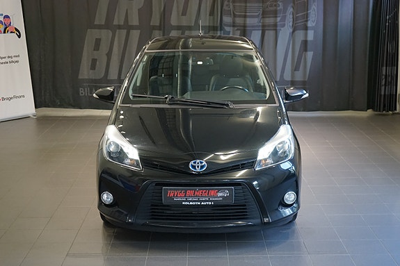 Toyota Yaris 13 of 30