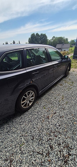 Subaru Legacy 3 of 6