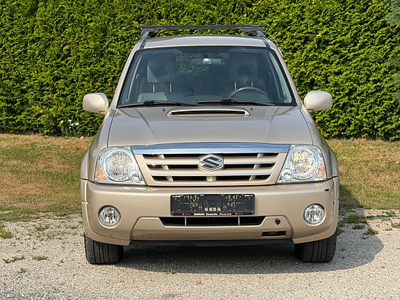 Suzuki Grand Vitara 3 of 5