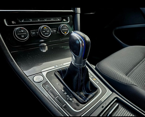 Volkswagen e-Golf VII 15 of 20