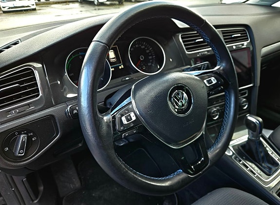 Volkswagen e-Golf VII 11 of 20