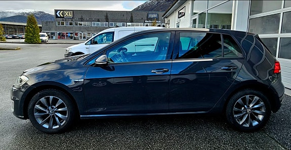 Volkswagen e-Golf VII 4 of 20