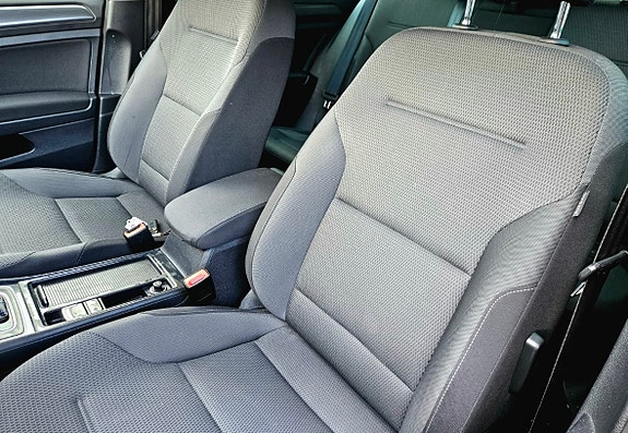 Volkswagen e-Golf VII 9 of 20
