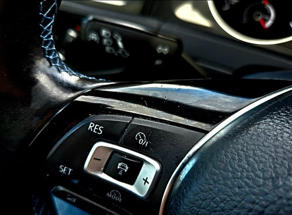 Volkswagen e-Golf VII 13 of 20