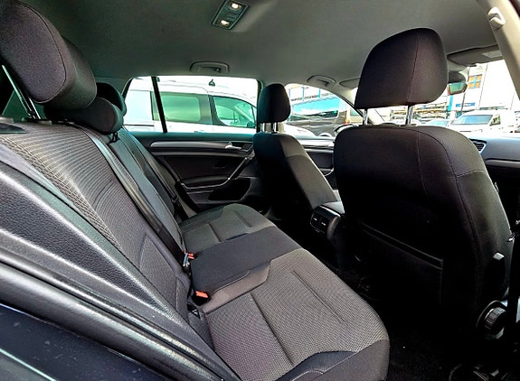 Volkswagen e-Golf VII 18 of 20