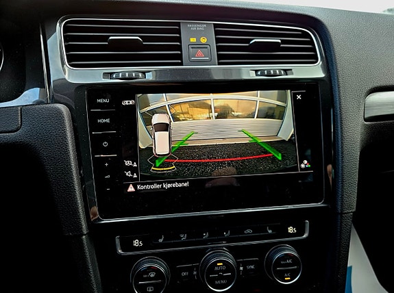 Volkswagen e-Golf VII 16 of 20